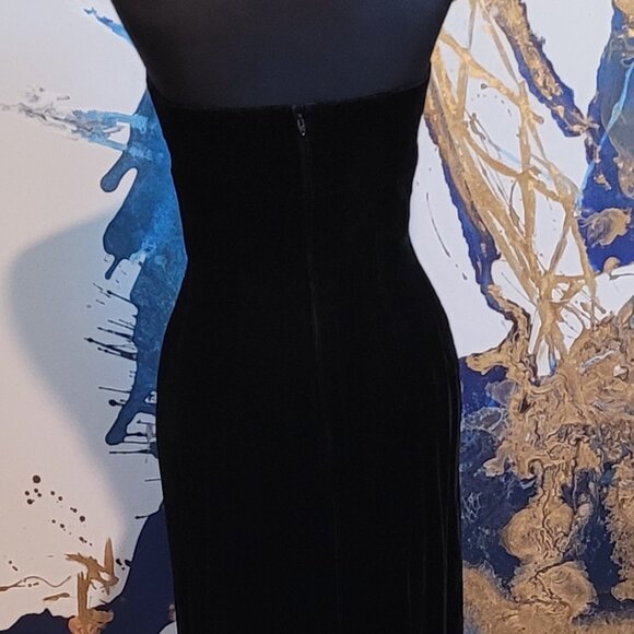 Night Way Size 8 Black Velvet Left Leg Slit Floor Length Strapless Gown - Picture 5 of 6